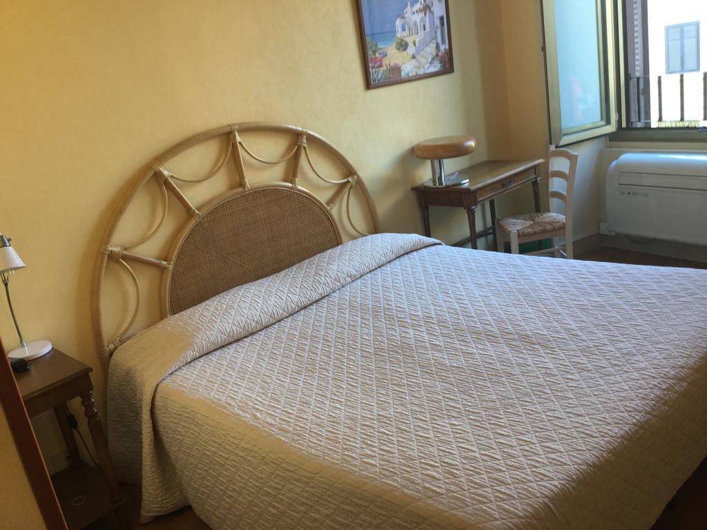 Hotel Touring Rome Bagian luar foto