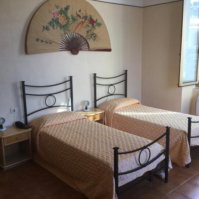 Hotel Touring Rome Bagian luar foto