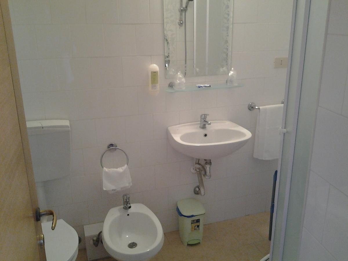Hotel Touring Rome Bagian luar foto