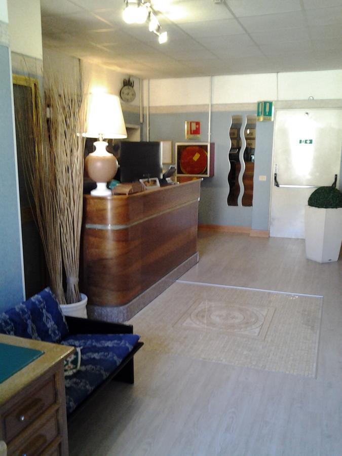 Hotel Touring Rome Bagian luar foto
