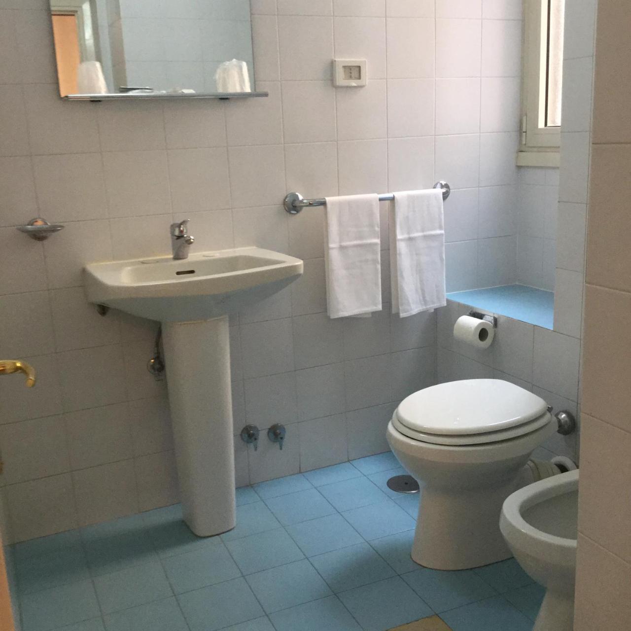 Hotel Touring Rome Bagian luar foto